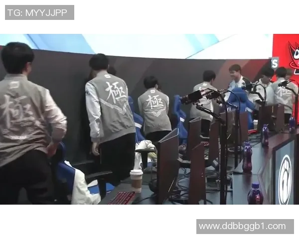 和平精英战术解析：深入探讨IG战队的防守与反击策略